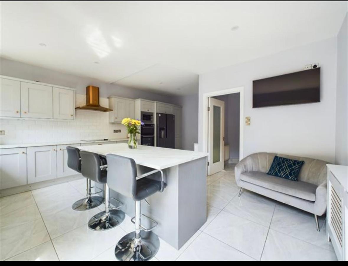 Deluxe Dwelling - 15 Mins From Cork City/Airport Leilighet Eksteriør bilde